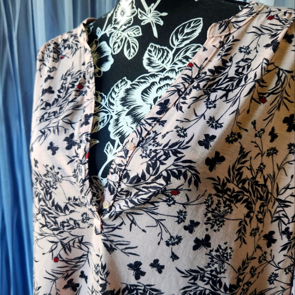 Blouse with ladybugs - Picture 4 of 6